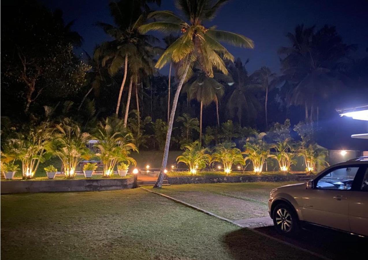 Village Headman'S Five Bedrooms Entire Bungalow Induruwa Exterior photo