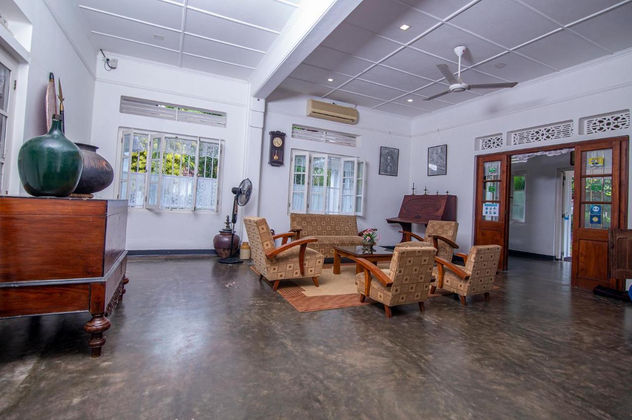 Village Headman'S Five Bedrooms Entire Bungalow Induruwa Exterior photo