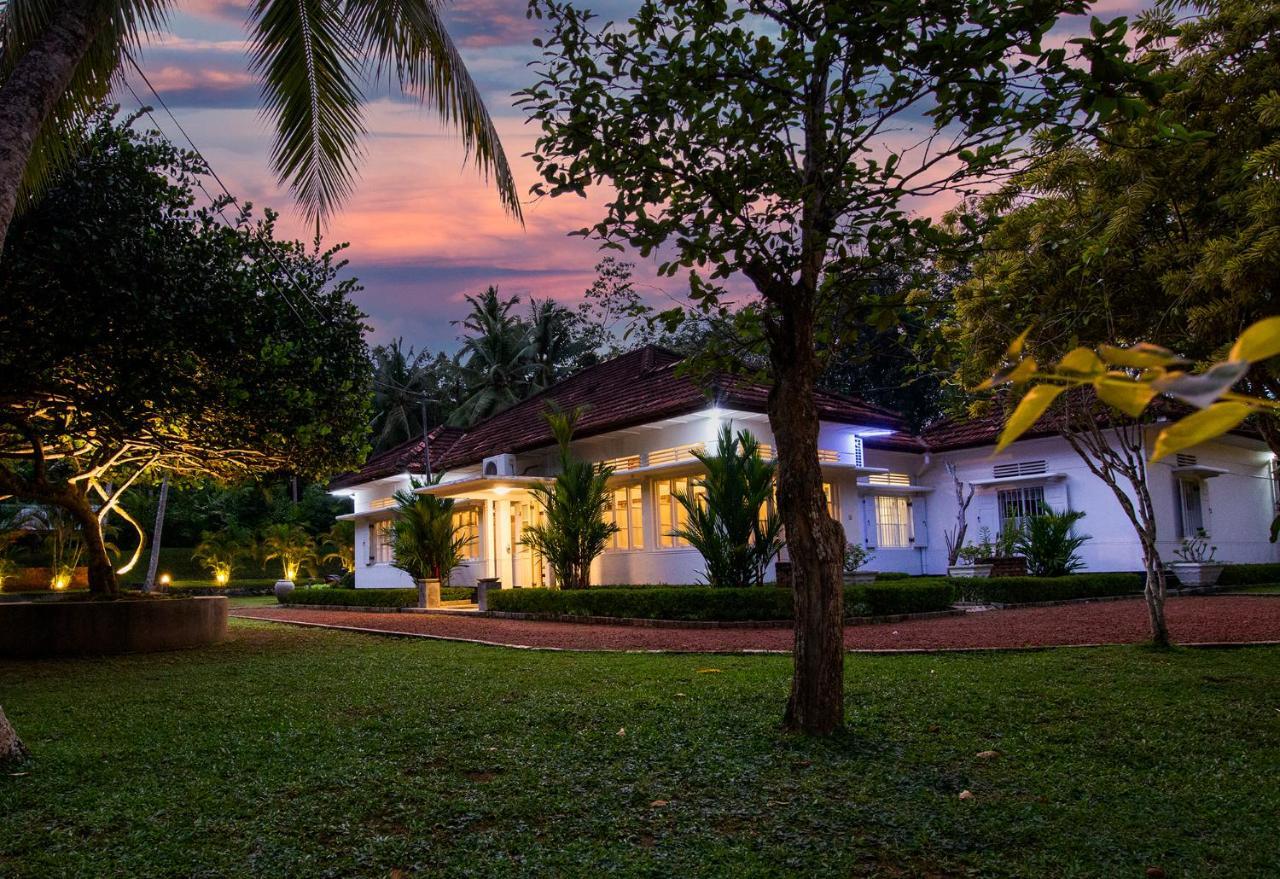 Village Headman'S Five Bedrooms Entire Bungalow Induruwa Exterior photo