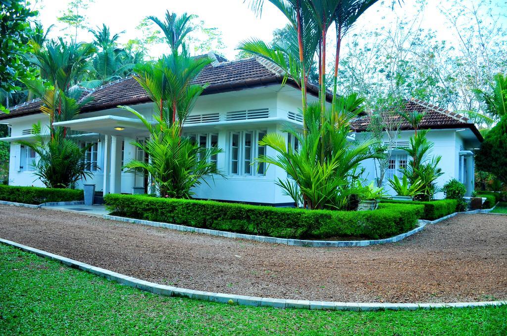 Village Headman'S Five Bedrooms Entire Bungalow Induruwa Exterior photo