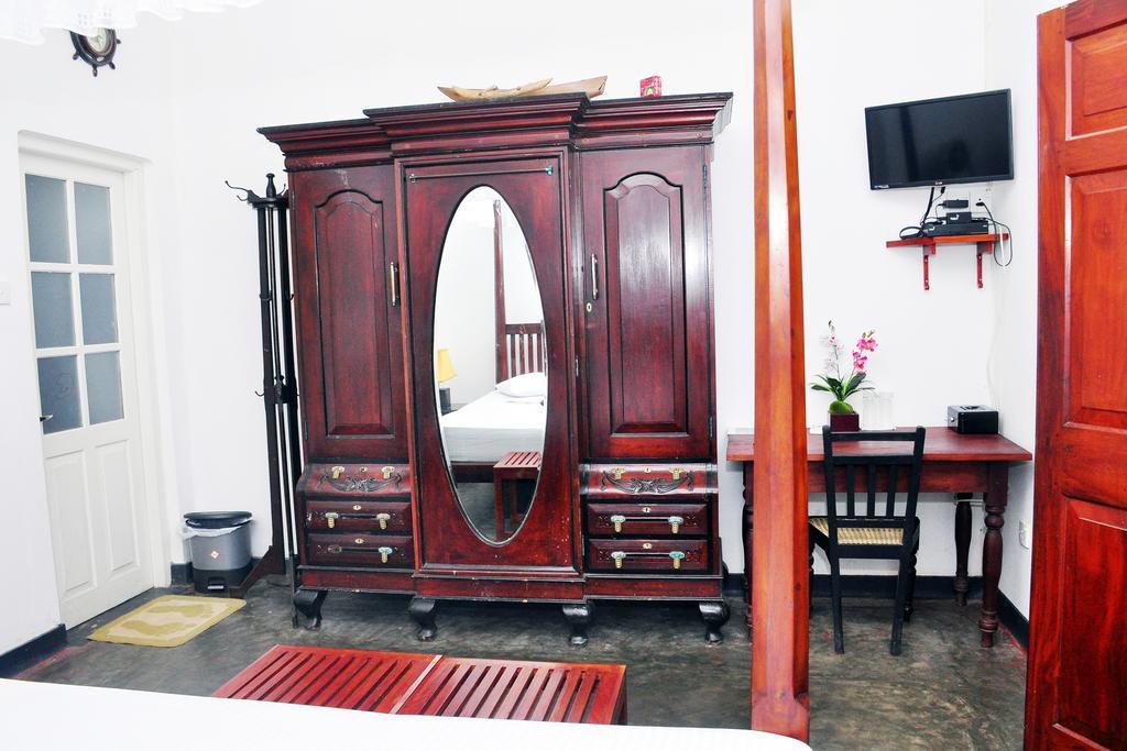 Village Headman'S Five Bedrooms Entire Bungalow Induruwa Exterior photo